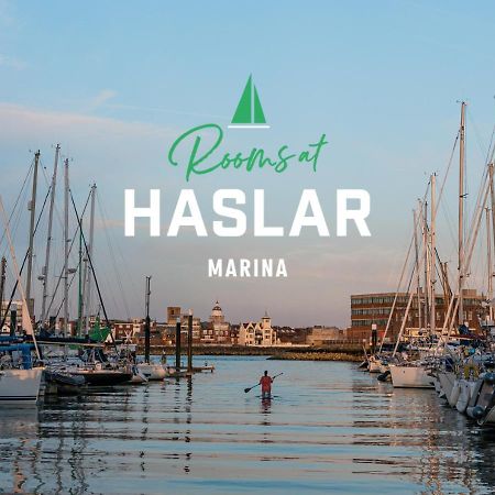 Rooms At Haslar Marina Gosport Exteriör bild