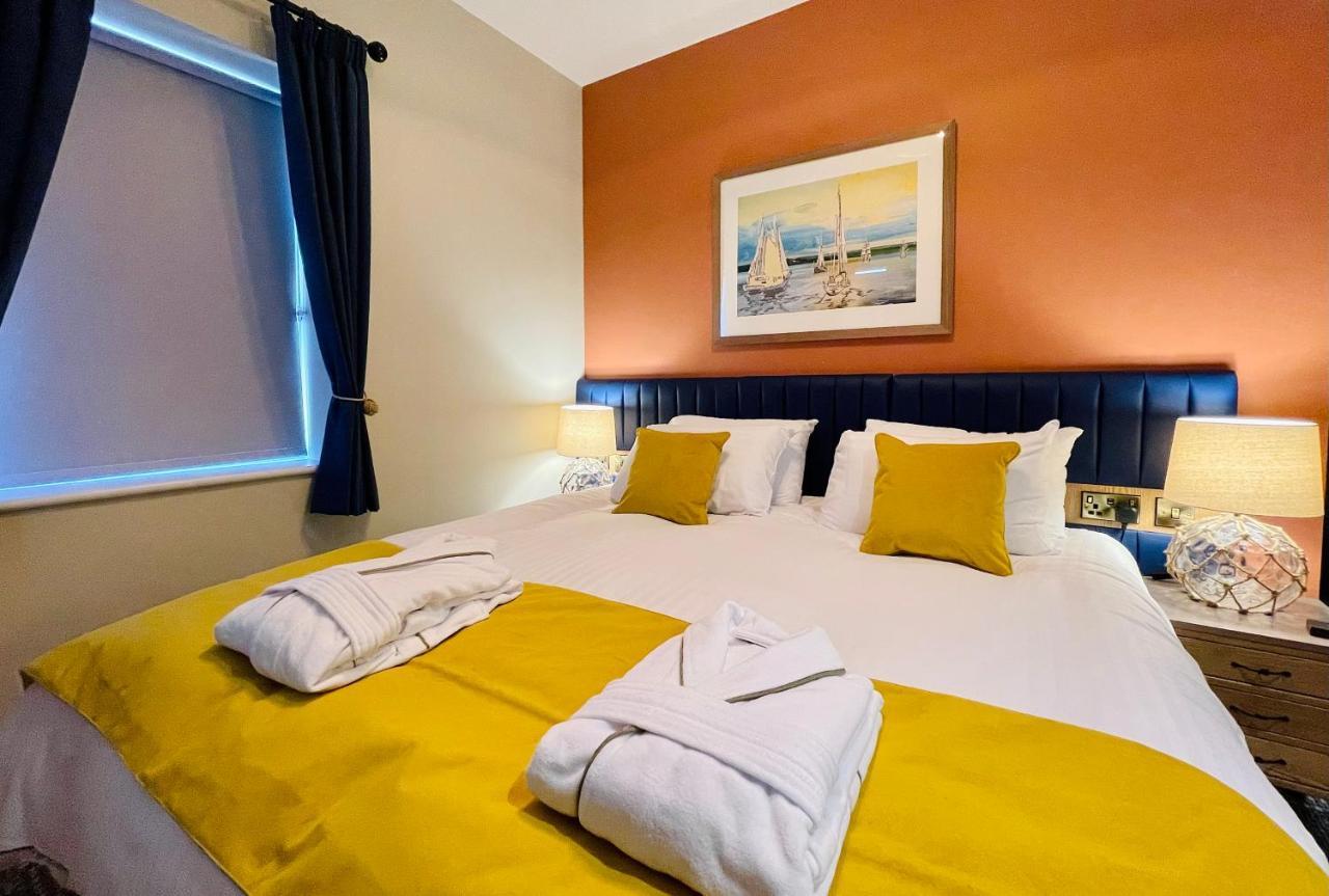 Rooms At Haslar Marina Gosport Exteriör bild