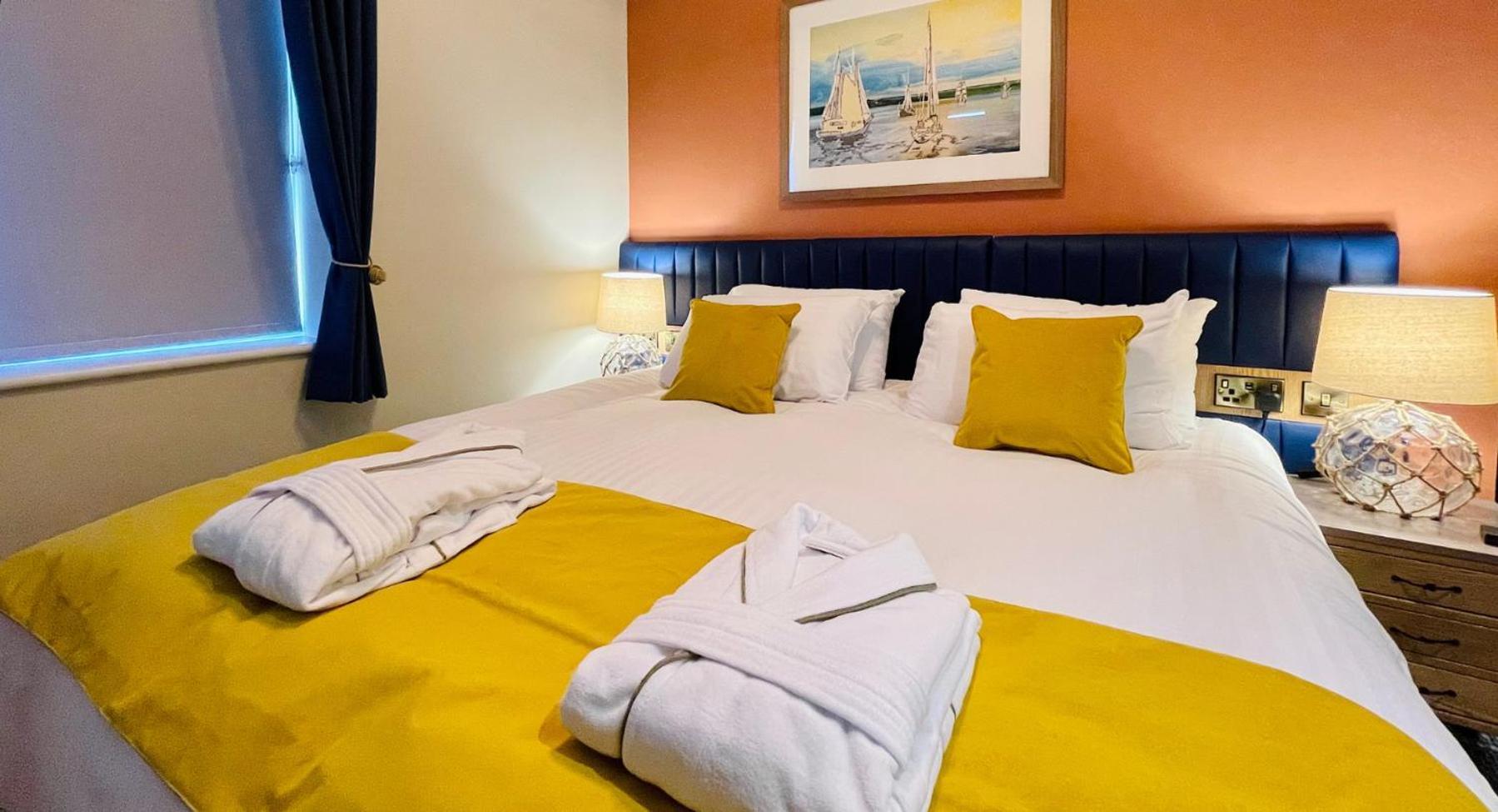 Rooms At Haslar Marina Gosport Rum bild